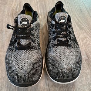 Nike Flyknit RN sz 7 women’s